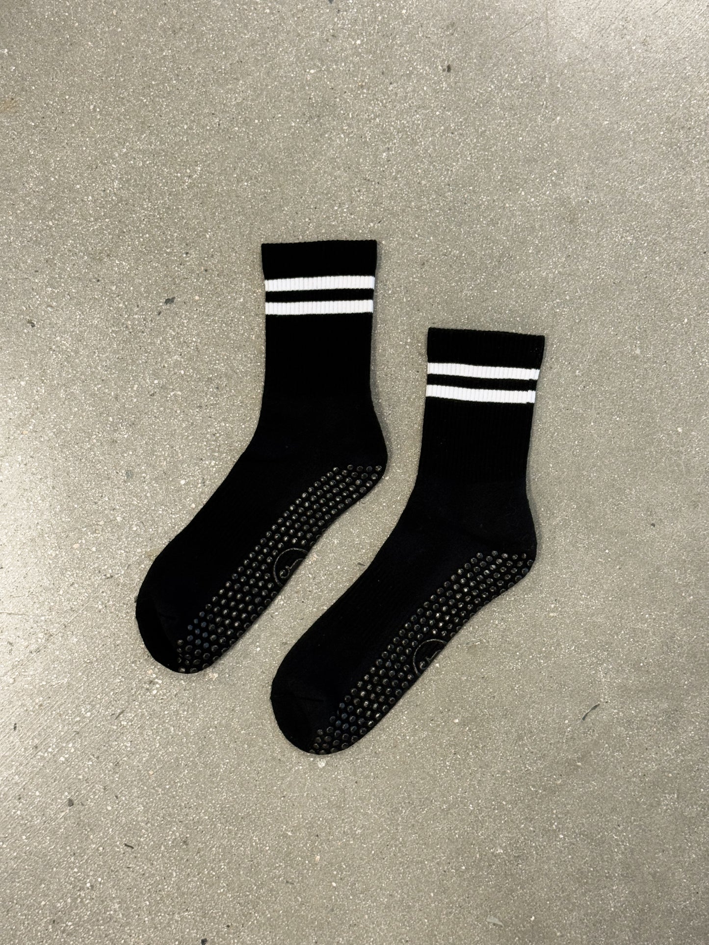 Essentials Grippy Socks