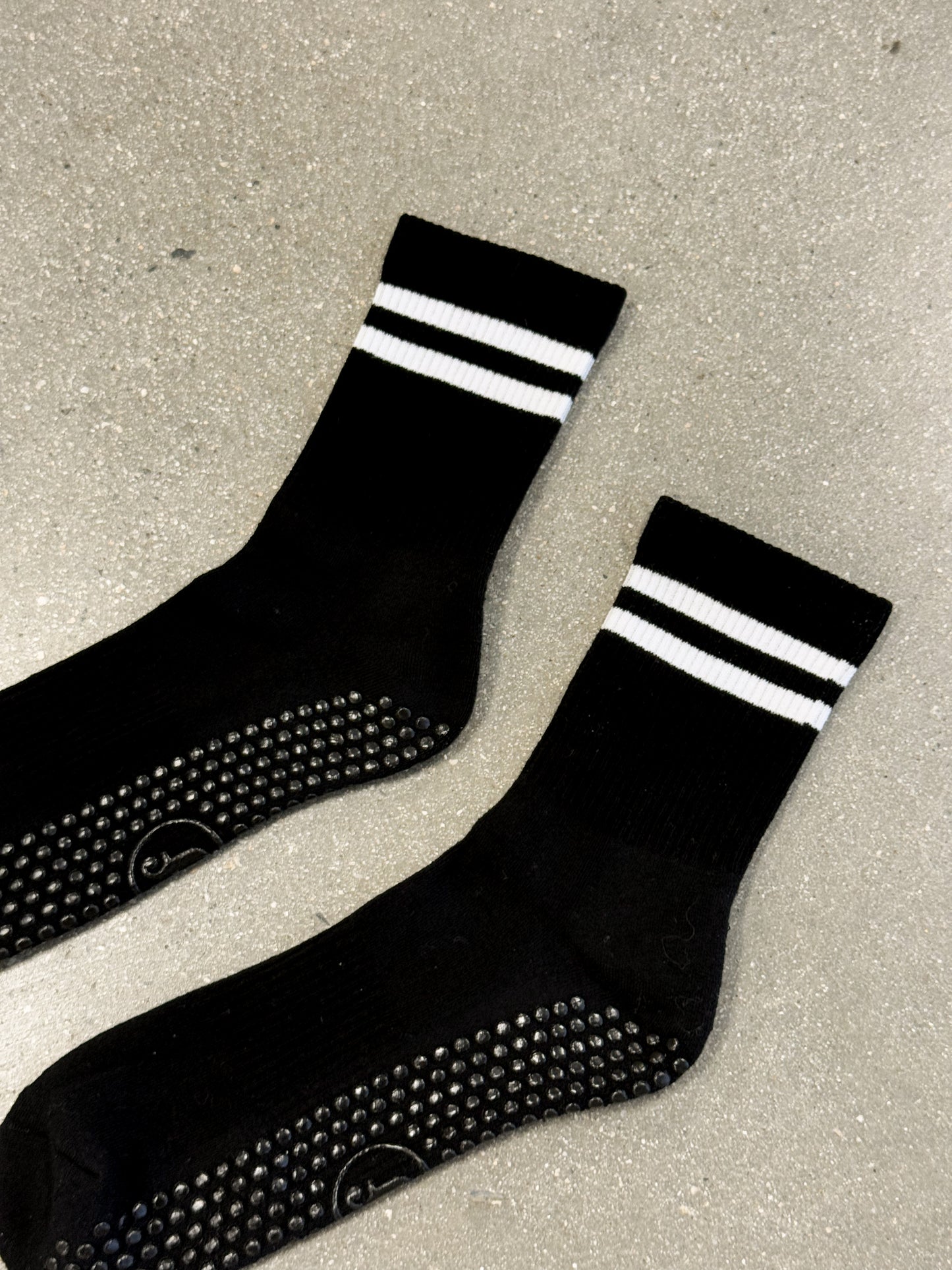 Essentials Grippy Socks