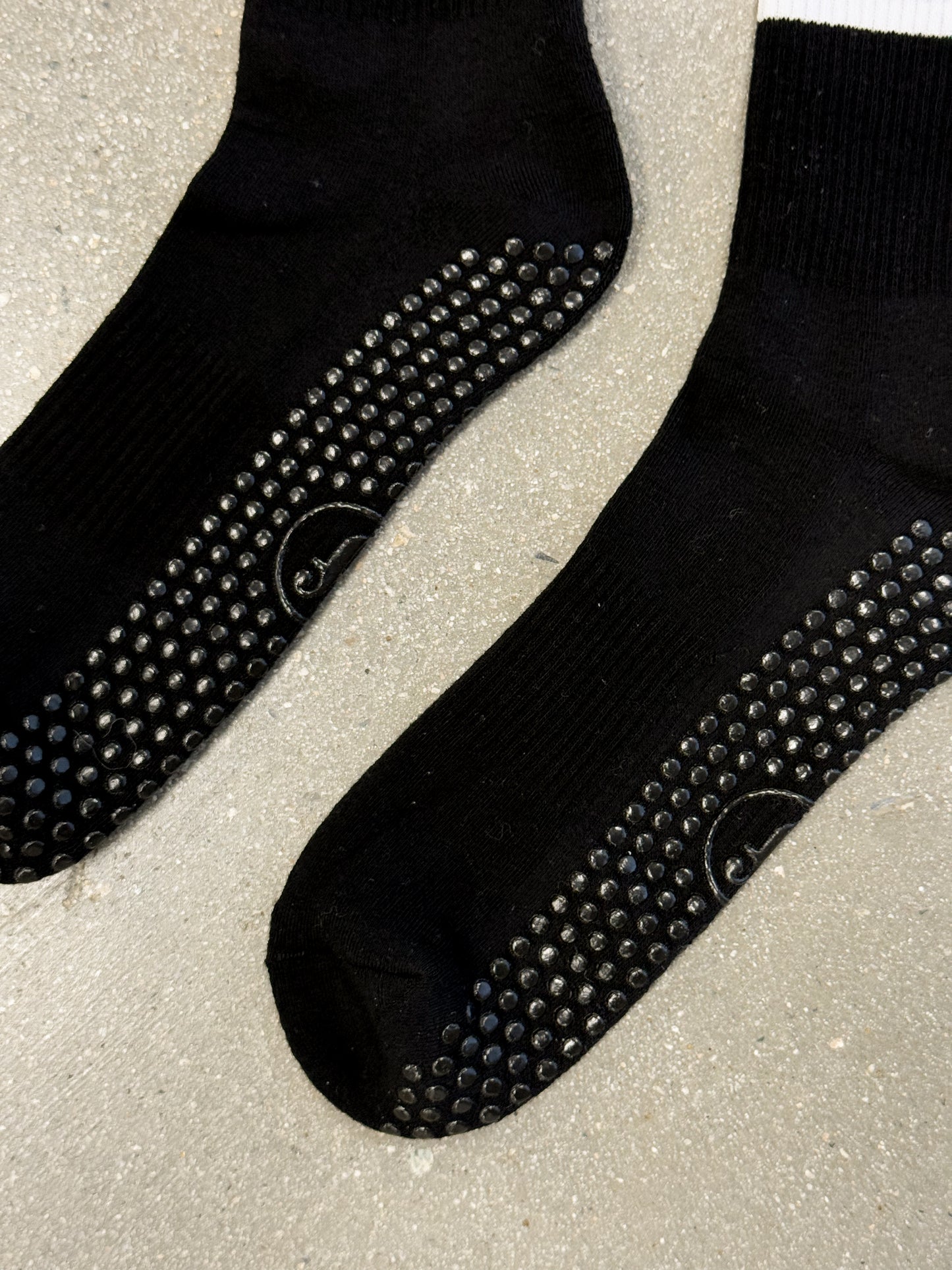 Essentials Grippy Socks