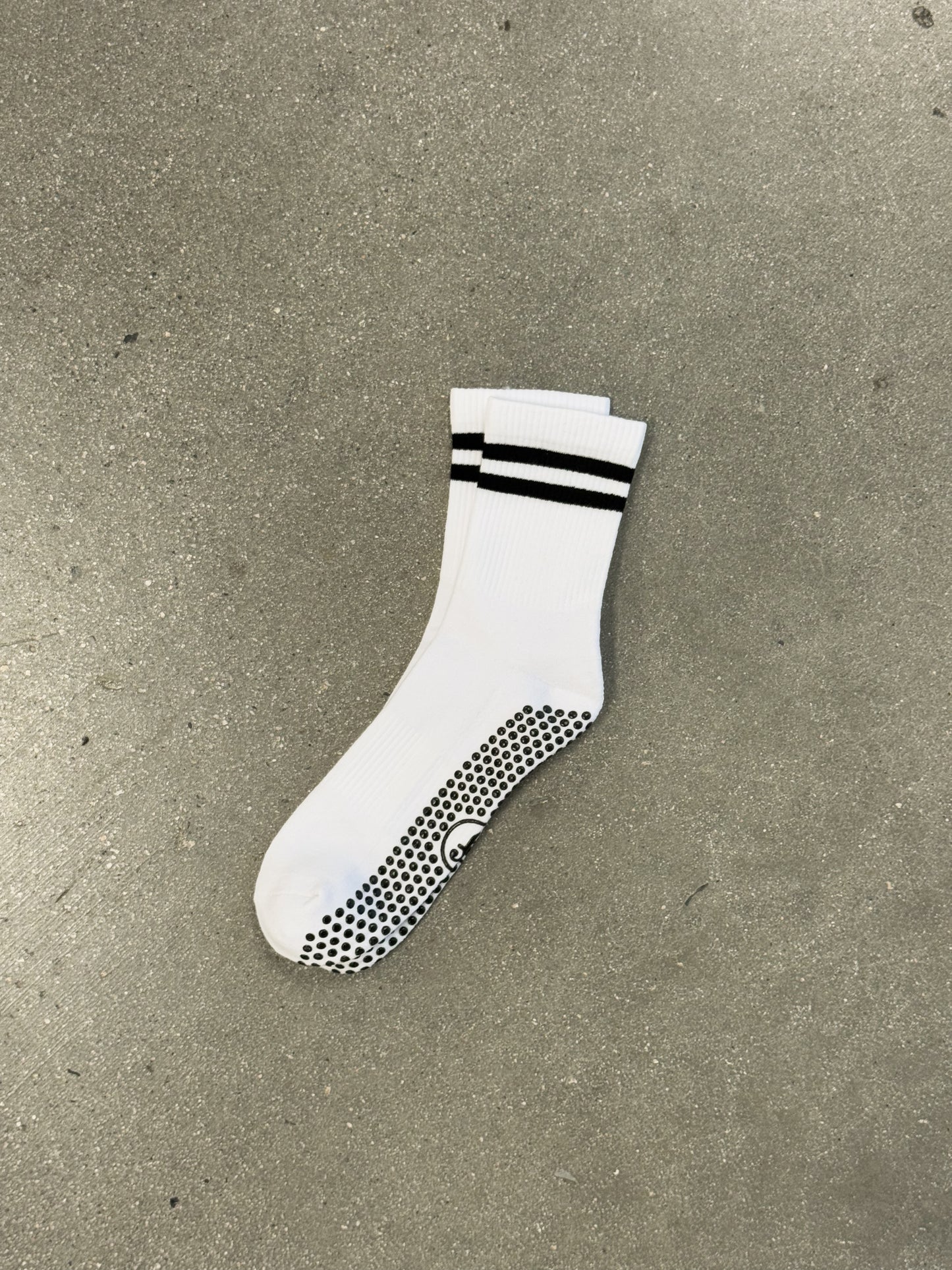 Essentials Grippy Socks