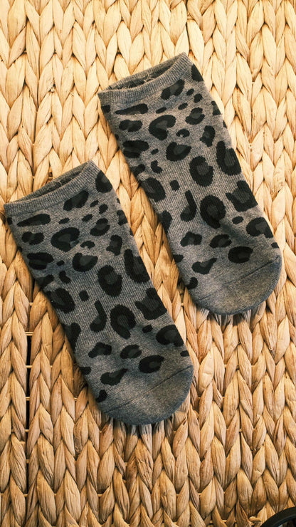 Grey Cheetah Grippy Socks - Fit & CO