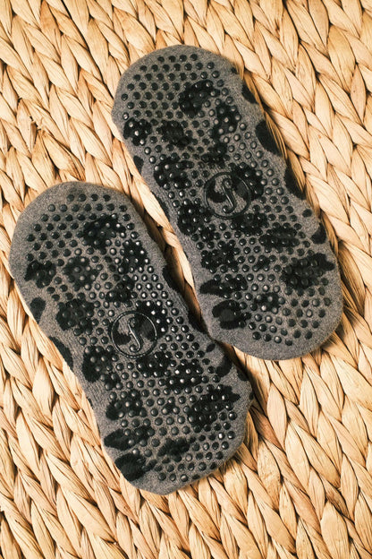 Grey Cheetah Grippy Socks - Fit & CO