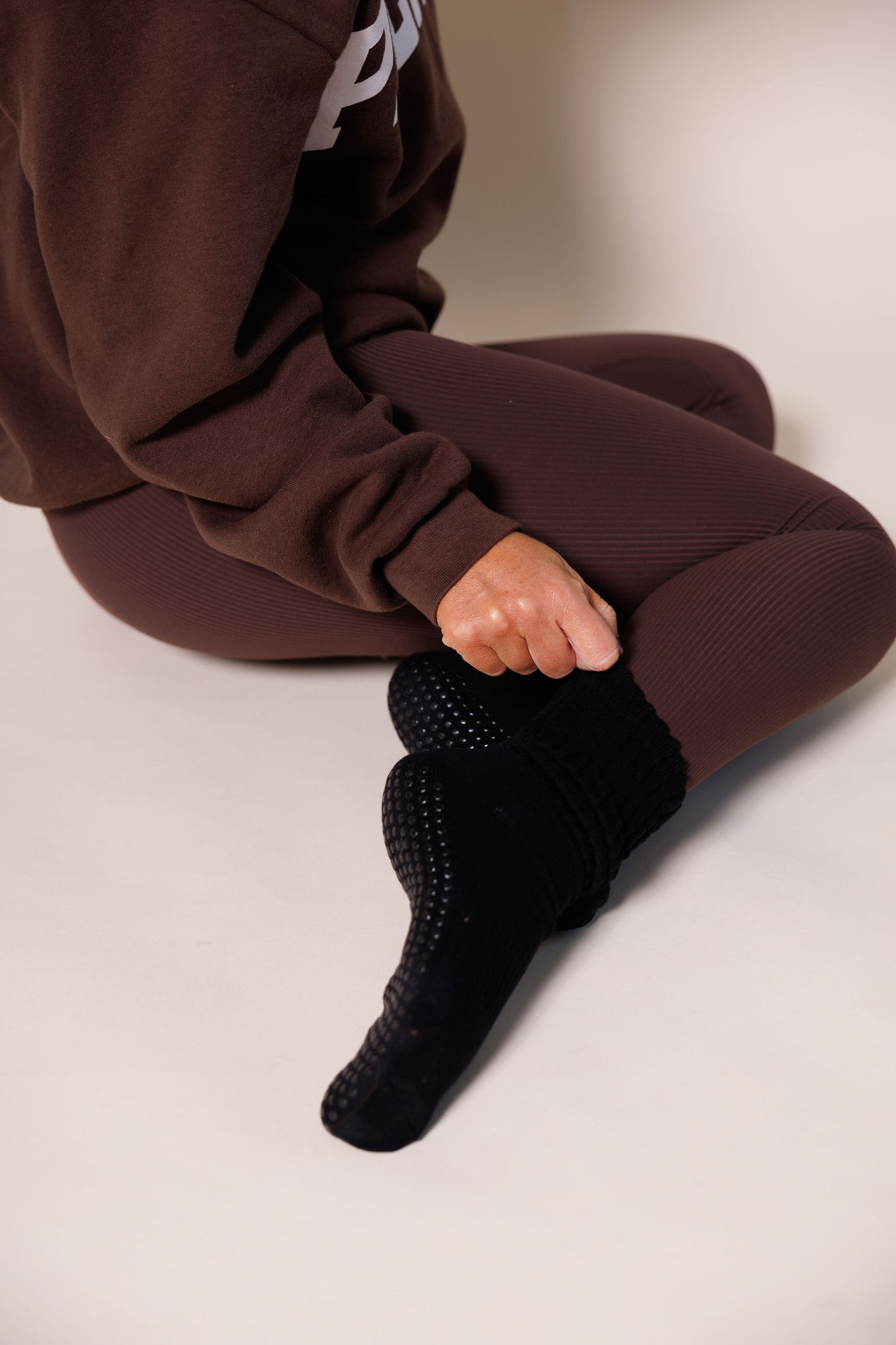 Black Scrunch Grip Socks - Sleek & Timeless